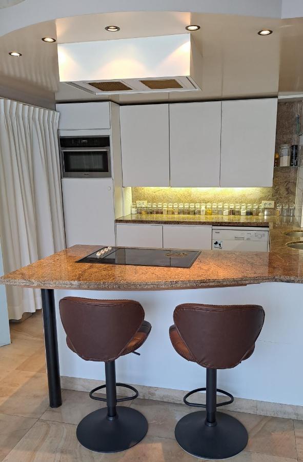 Beautyd Grey Room Centrum Gullegem Wevelgem Exterior foto